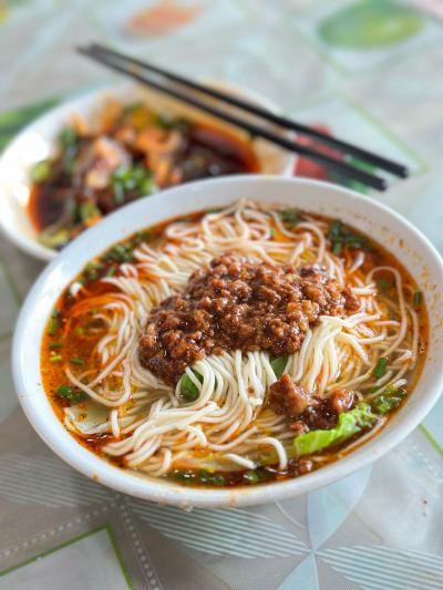 如何挑選優(yōu)質(zhì)早餐技術(shù)培訓(xùn)機(jī)構(gòu)？蜀味緣早餐技術(shù)學(xué)校教學(xué)資質(zhì)與師資力量解析